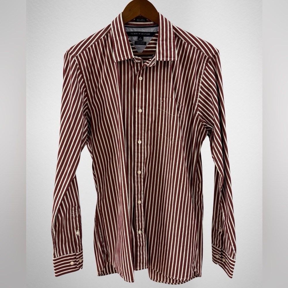 TOMMY HILFIGURE • Men's Red-Brown Striped Shirt
